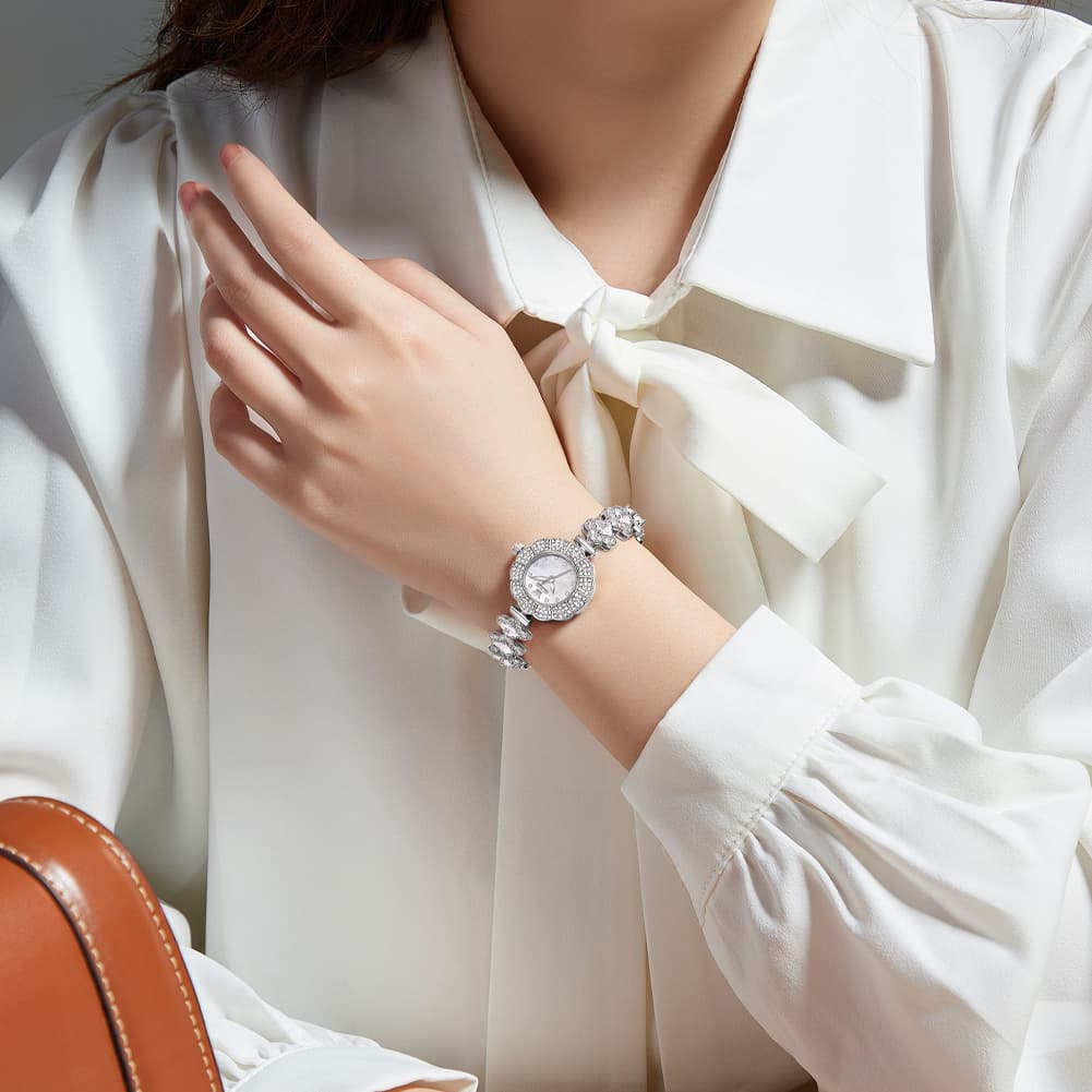OLEVS 9813 Diamond Petal Bracelet Women Quartz Watch