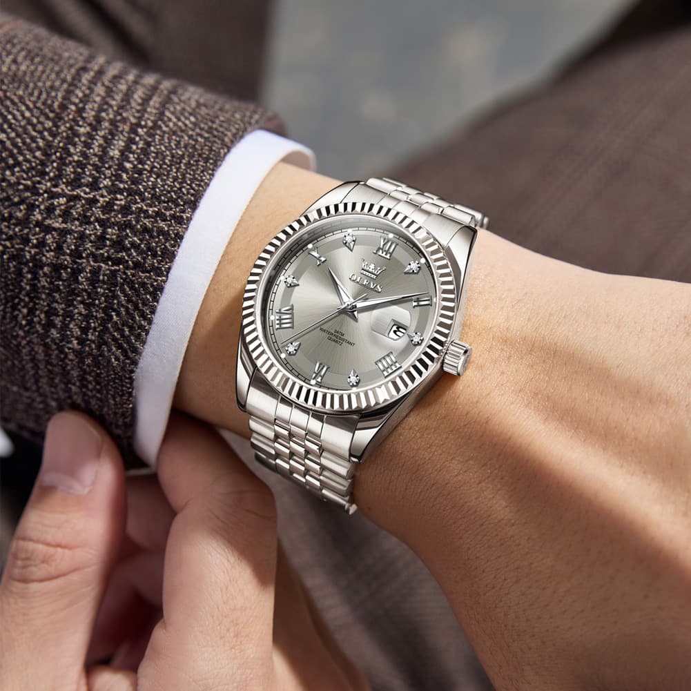 OLEVS 5680 Fluted Bezel Roman Diamond Dial Watch Stainless Steel Jubilee Bracelet Quartz Timepiece for Men