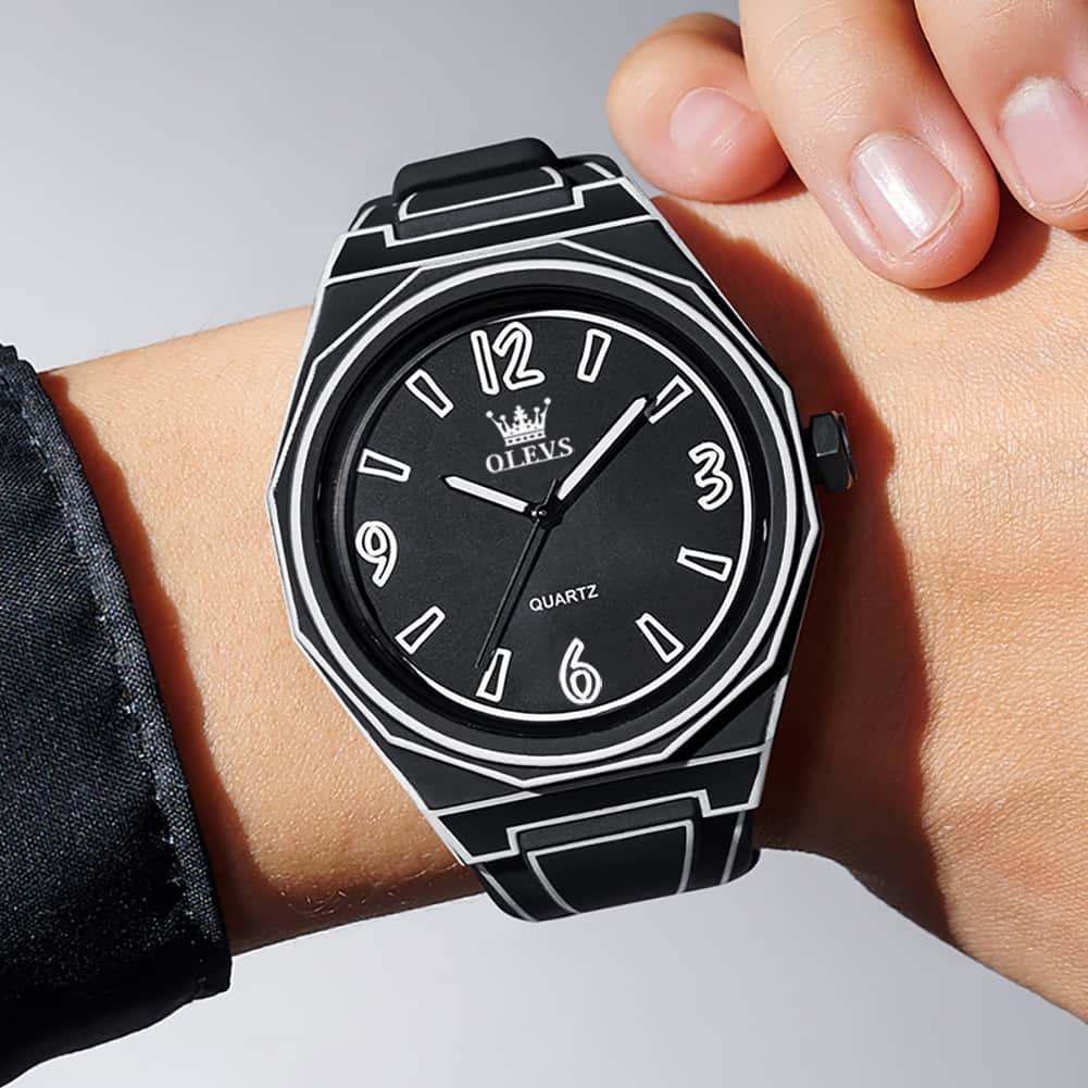 OLEVS 1018 Comic Style Quartz Silicone Watch for Men